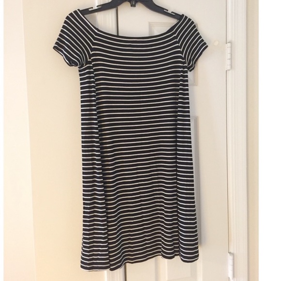 Old Navy Dresses & Skirts - ☀️NEW☀️ Old Navy Striped Off the Shoulder Dress